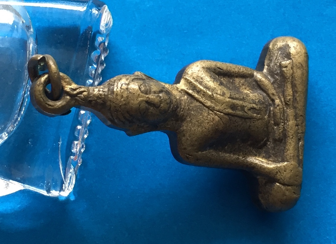 พระกริ่ง พิมพ์ใหญ่ รูปเหมือน หลวงพ่อโต วัดบางพลีใหญ่ จ.สมุทรปราการ ปี๒๔๙๘ หลวงปู่เผือก วัดกิ่งแก้ว ปลุกเสก เนื้อทองเหลืองผสม พระแท้สวย สนใจโทรสอบถามที่ 0619783836.. 0805587175 ส่งEMSในประเทศฟรีคะ