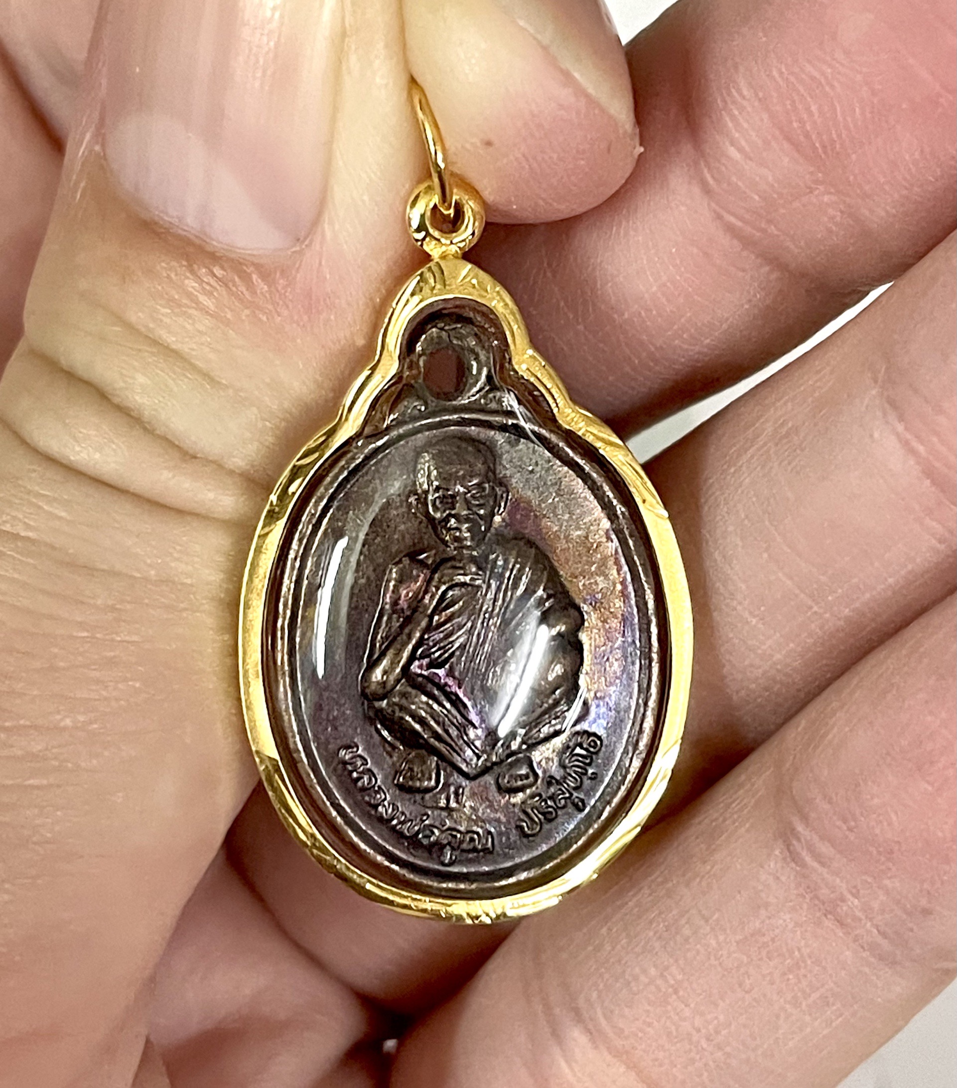 จี้พระหลวงพ่อคูณ รุ่นรวยไม่เลิก ปี 37