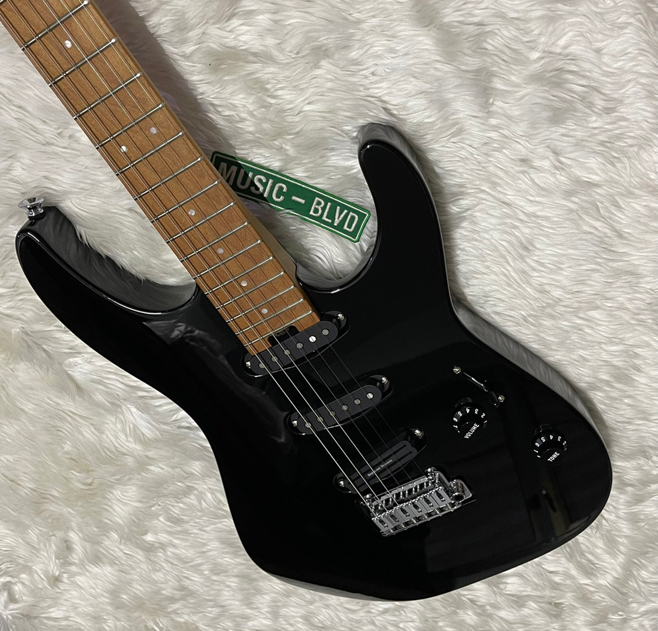 Charvel Pro-Mod DK22 SSS 2PT CM