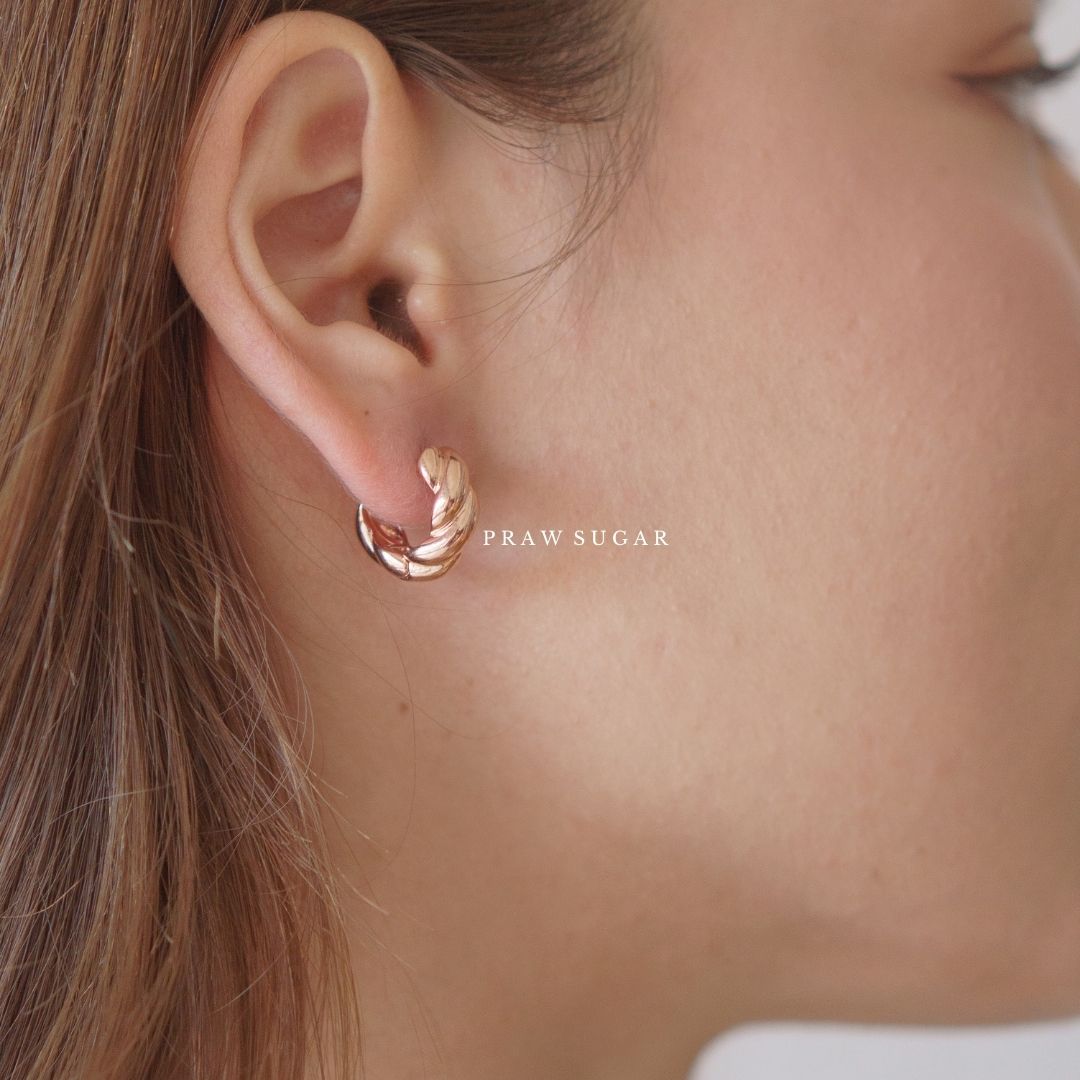 Mid Spiral Hoop Earrings - ต่างหูเกลียวห่วงไซส์ขนาดกลาง (ก้านต่างหูเงินแท้)