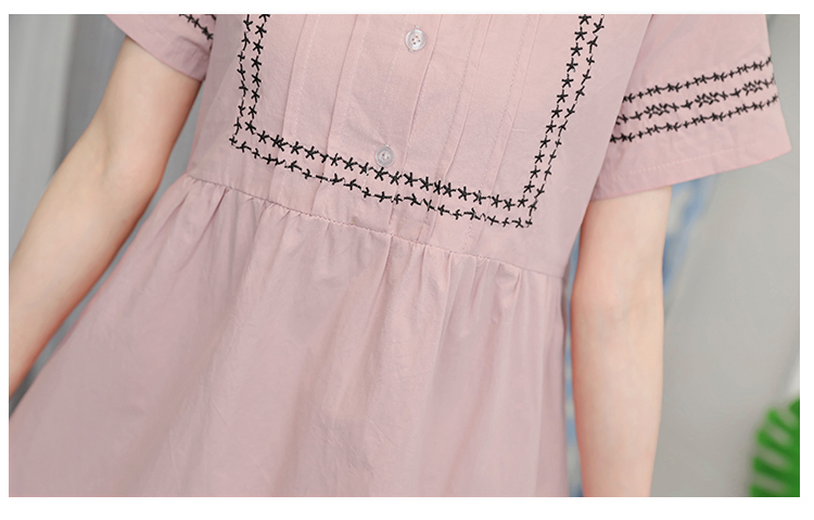 เสื้อคลุมท้องสีชมพู ปักลายที่อก คอกลม มีกระดุมแกะได้ที่อก มีสายผูกหลัง+เลกกิ้งสีเทา ใส่สบายมากๆค่ะ