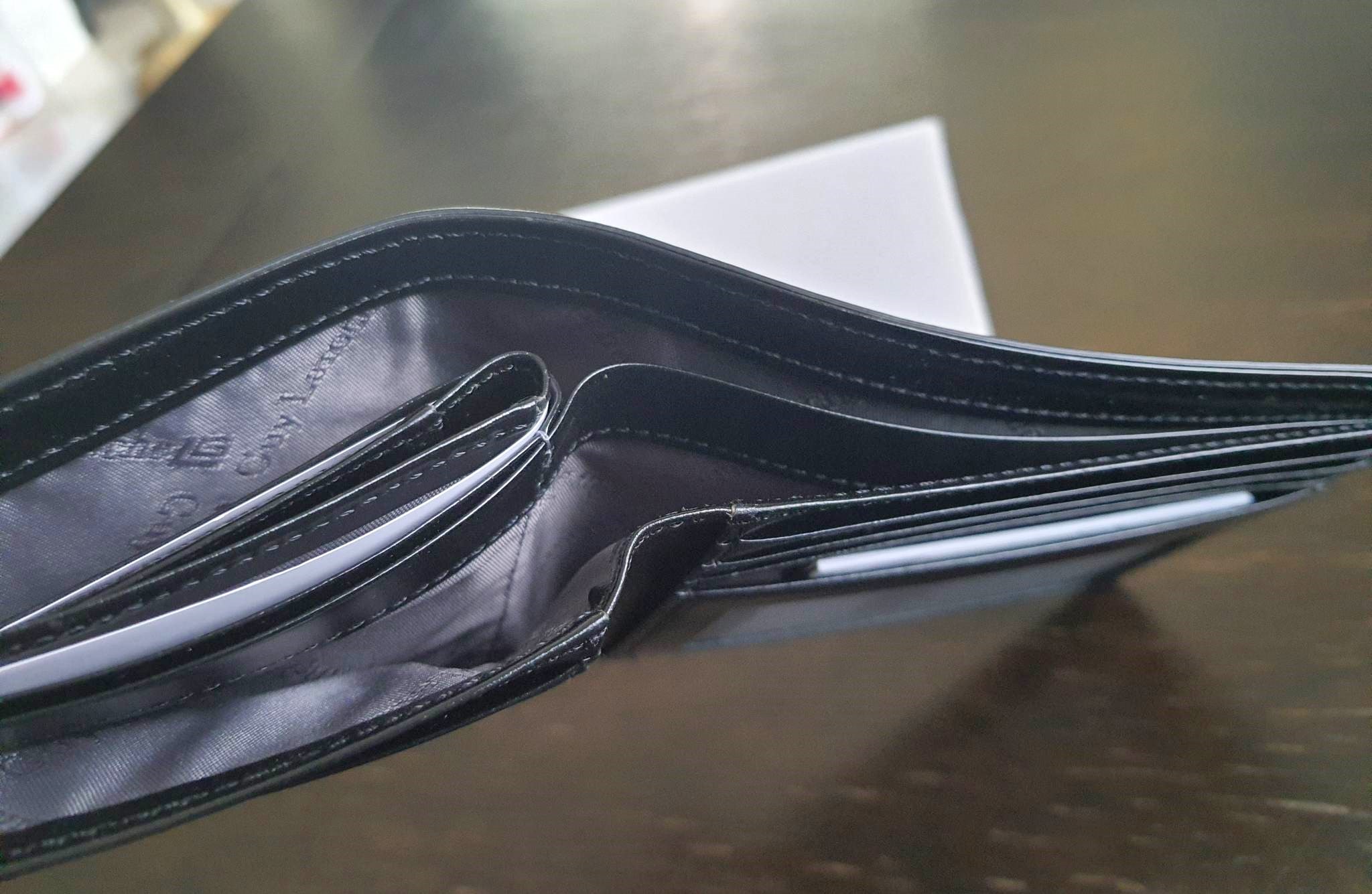 กระเป่าสตางค์ Guy Laroche ดำ ใหม่ แท้