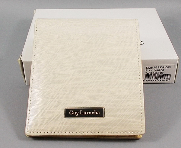 กระเป๋าสตางค์ Guy Laroche ขาวงาช้าง ใหม่ แท้