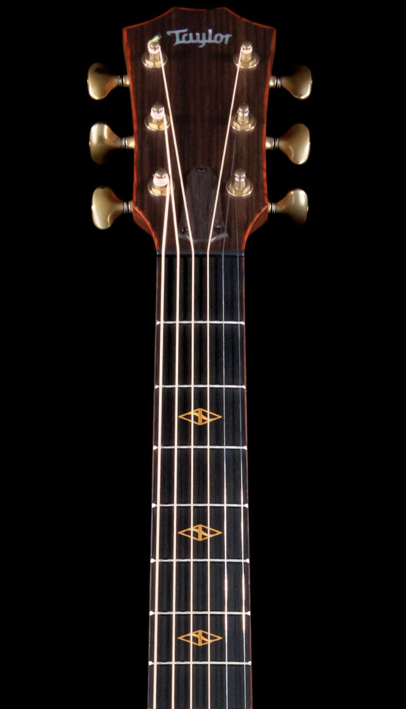 Taylor Custom Grand Auditorium Acoustic-Electric Sitka Spruce Top Ebony Board Natural