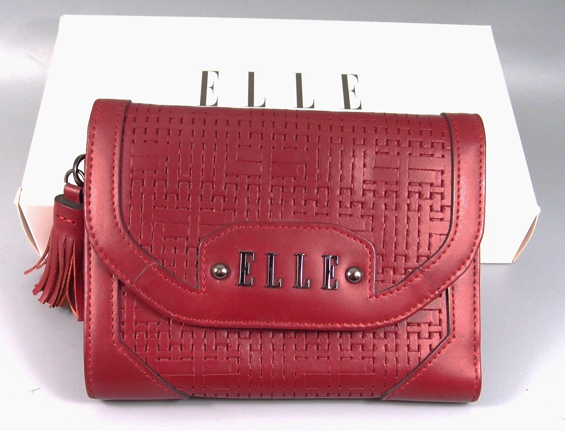 กระเป๋าสตางค์ ELLE แดงมะเหมี่ยว ใหม่ แท้