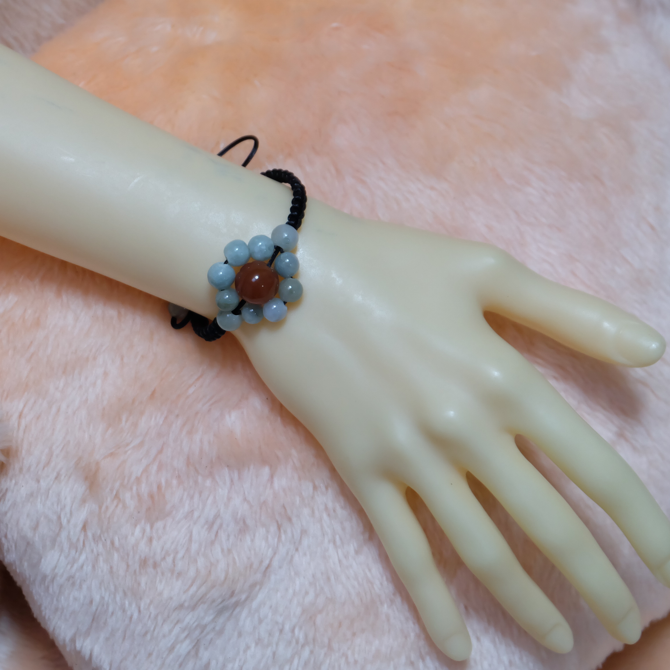 สร้อยข้อมือเชือกถักลูกปัดหยกแท้คละสี รุ่นBC290