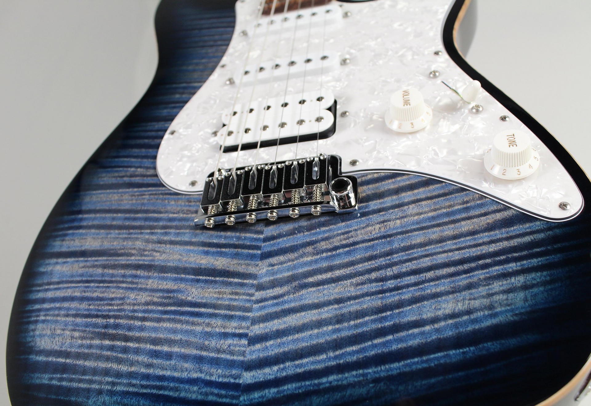 Suhr Standard Plus Guitar - Trans Whale Blue Burst, Pau Ferro