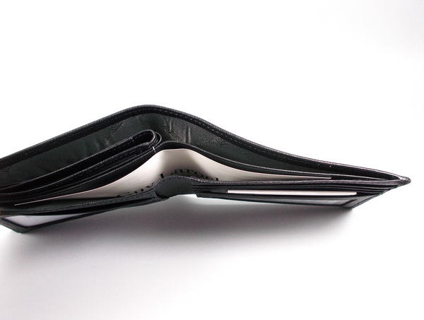 กระเป๋าสตางค์ Guy Laroche ดำ ใหม่ แท้