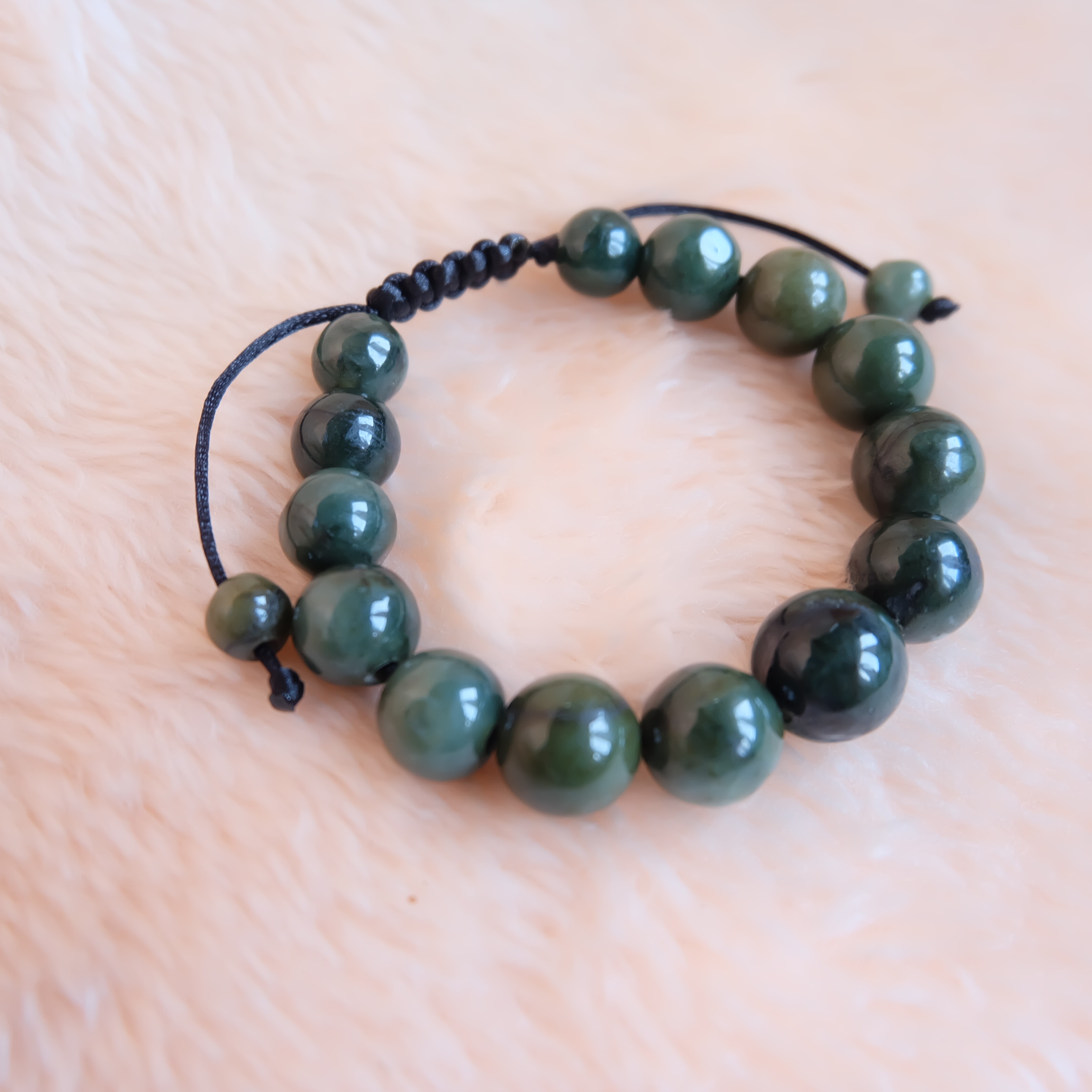 สร้อยข้อมือลูกปัดหยกแท้ 9-11 มิล หยกแท้ หยกพม่า หยกคละสี เชือกดึง รอบข้อมือ 15-16 ซม. มีรอย