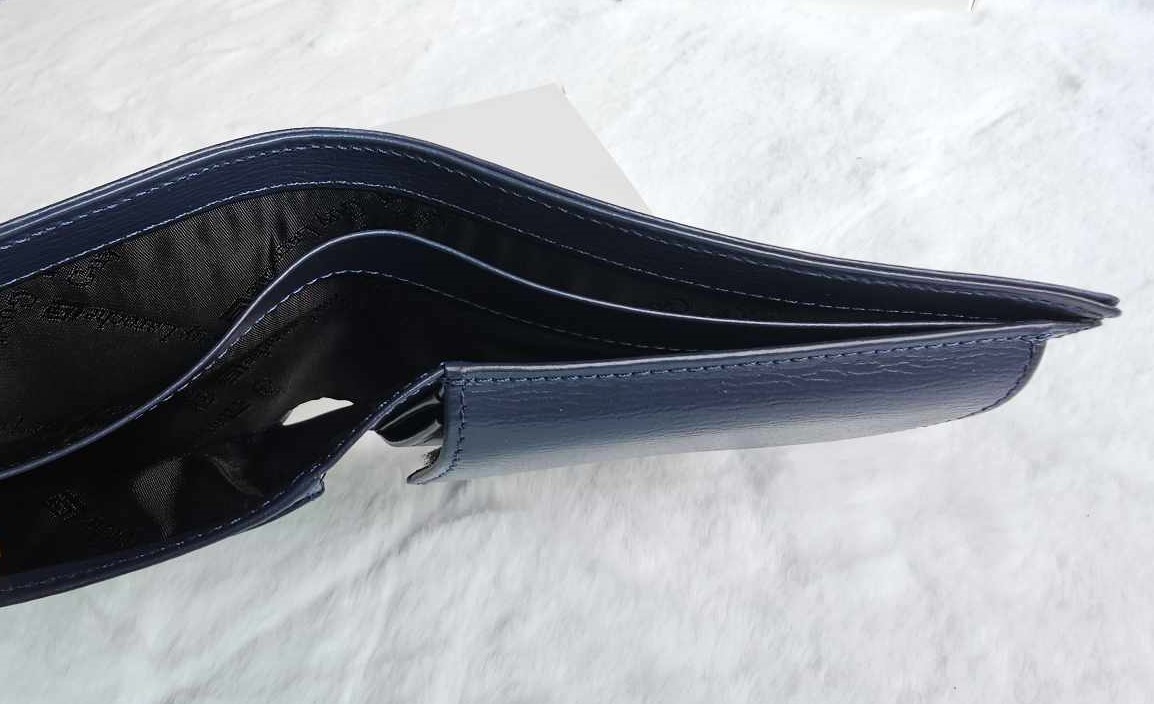 กระเป๋าสตางค์ Guy Laroche กรมท่า มีช่องเศษสตางค์ ใหม่ แท้