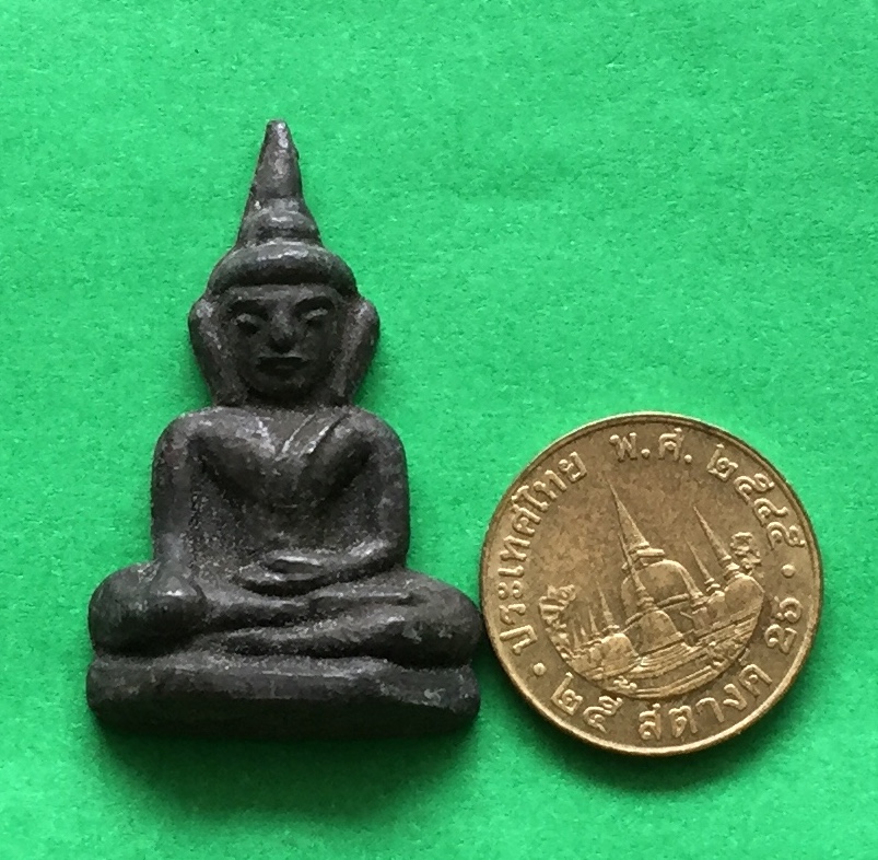 พระพิมพ์ ท่ากระดาน หลวงพ่อลำใย วัดทุ่งลาดหญ้า จ.กาญจนบุรี หลังยันต์ เนื้อชินสัมฤทธิ์ พระแท้สวย สนใจโทรสอบถามที่ 0619783836.. 0805587175 ส่งEMSในประเทศฟรีคะ