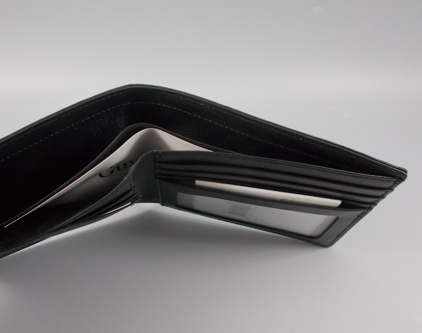 กระเป๋าสตางค์ Guy Laroche ดำ ใหม่ แท้