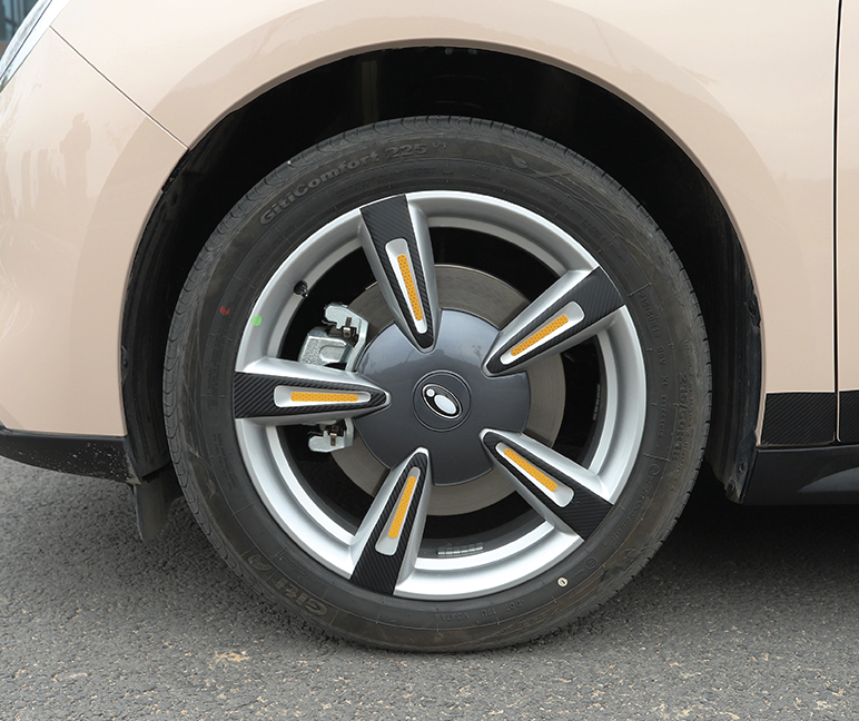 สติกเกอร์แต่งล้อ ได้ทั้ง 4 ล้อ รถยนต์ไฟฟ้า ORA Good Cat