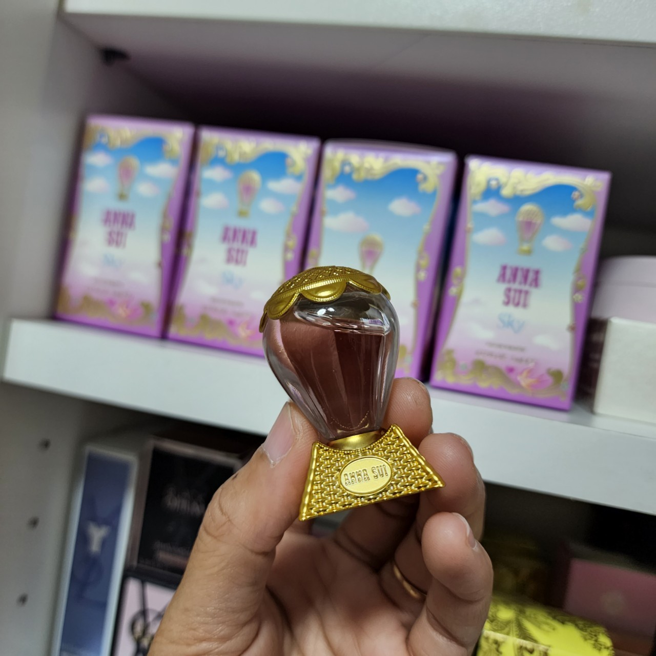น้ำหอมจิ๋วมินิ Anna Sui Sky for women edt 5ml แบบแต้มมีกล่อง ( Mini Perfume น้ำหอมขนาดพกพา)