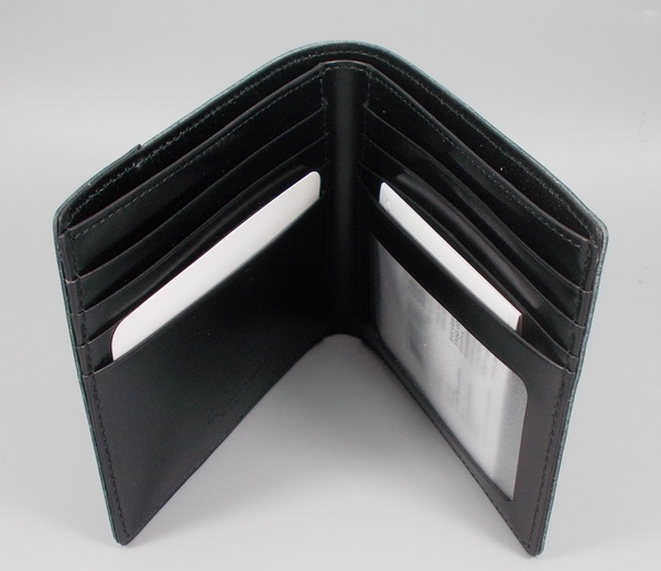 กระเป๋าสตางค์ Guy Laroche ดำ ใหม่ แท้