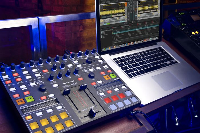 Novation Novation TWITCH DJ Controller