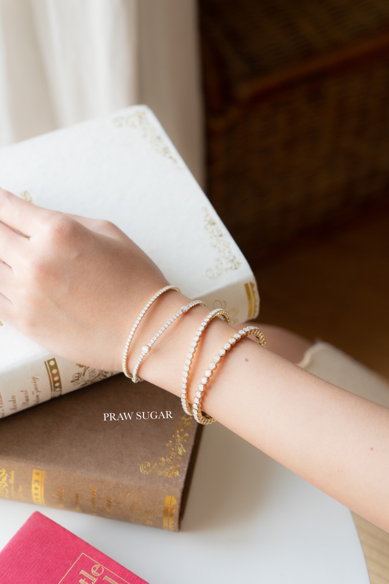 Lovely Pastel Color Bracelet - กำไลคริสตัลสีพาสเทลเม็ดเรียง (มี 5 สี)