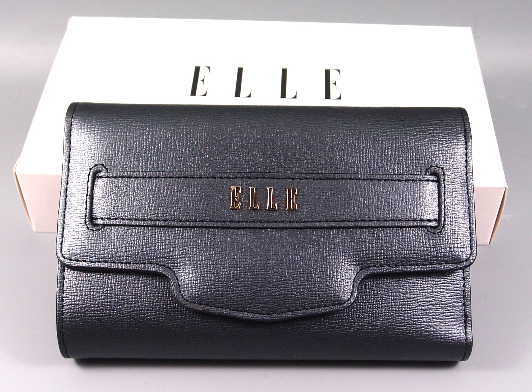 กระเป๋าสตางค์ ELLE เทาเข้มเมทาลิก ใหม่ แท้