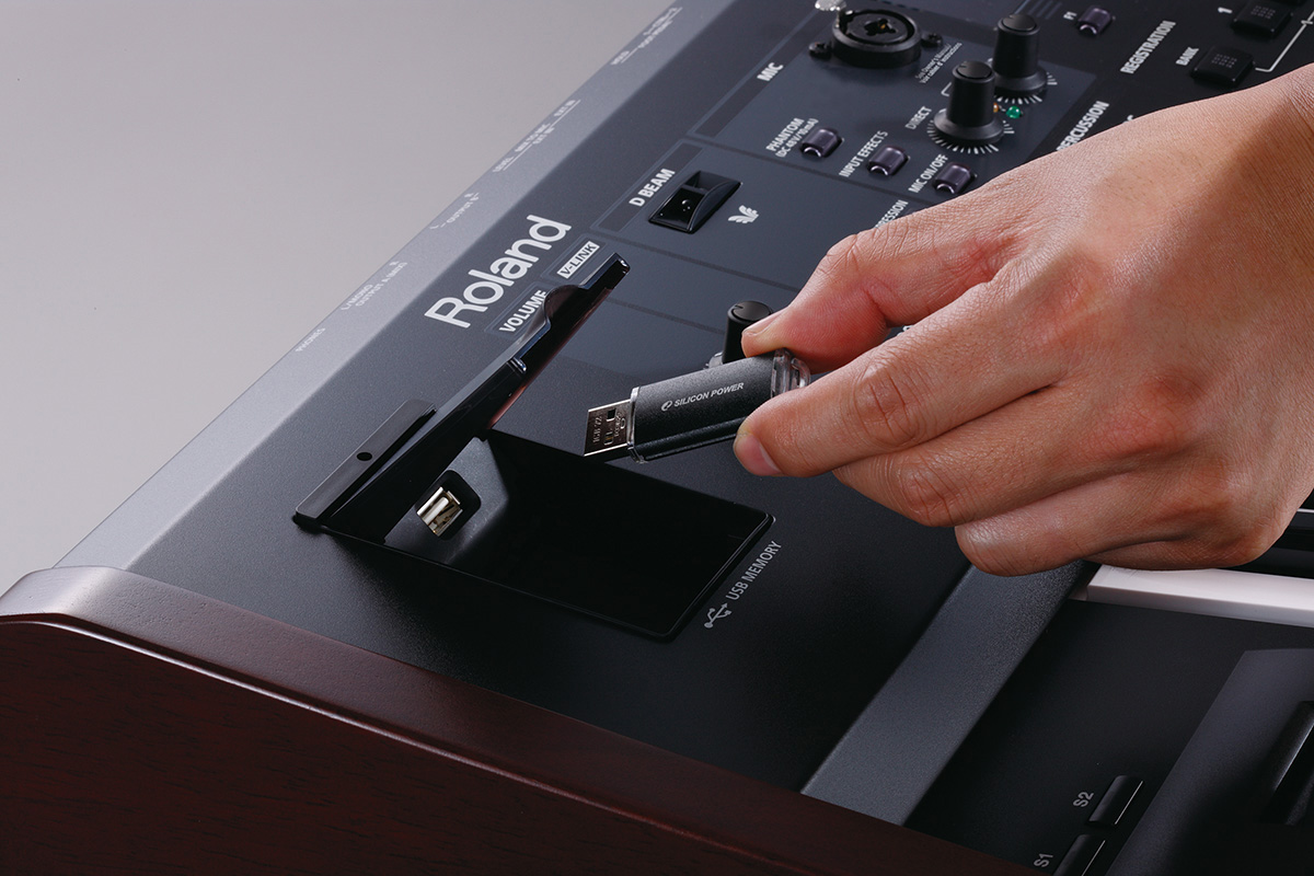 Roland VP-770 Vocal & Ensemble Keyboard