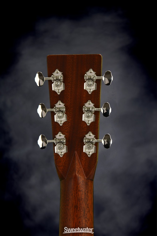 Martin 000-28 14 Fret Sweetwater Edition - Ambertone, A/E w/LR Baggs Lyric Pickup