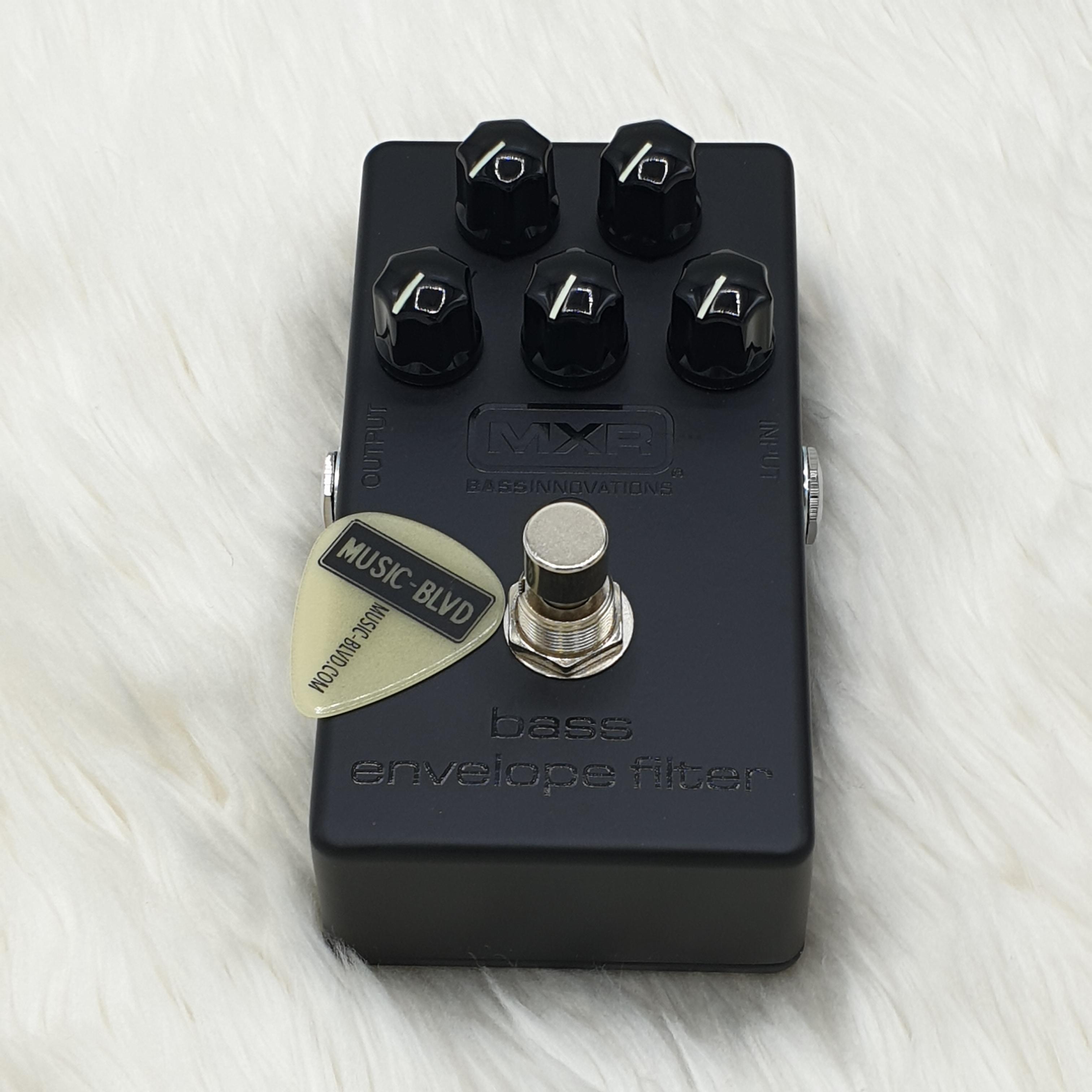 MXR M82 Bass Envelope Filter Pedal - Blackout Series