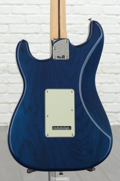 Fender Deluxe Stratocaster - Sapphire Blue Transparent with Maple Fingerboard