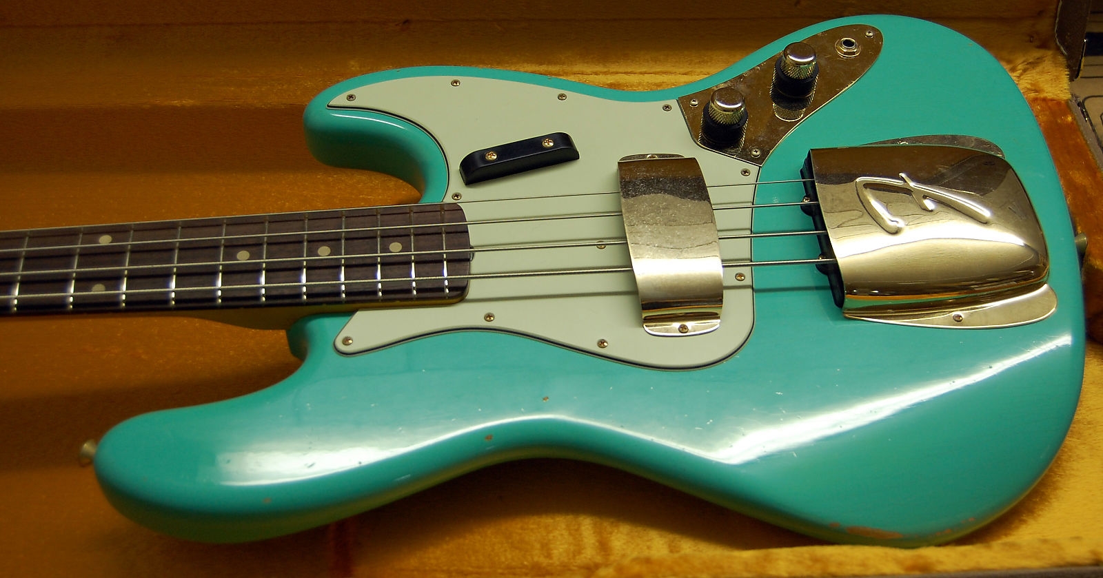 Fender Custom Shop 60 Jazz Bass Relic 2016 Aged Seafoam Green Matching Peg Head Gold Hardware Birdseye Neck