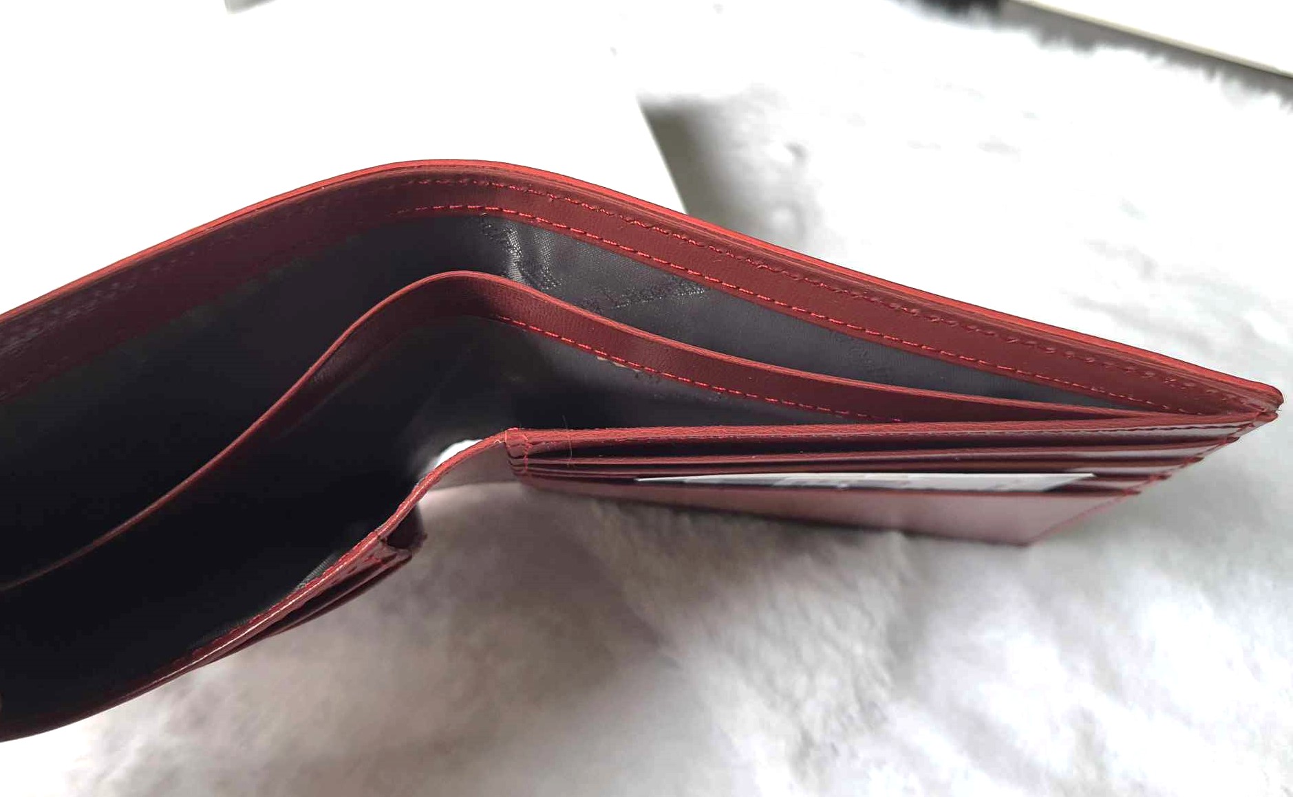 กระเป๋าสตางค์ Guy Laroche แดงเลือดหมู ใหม่ แท้