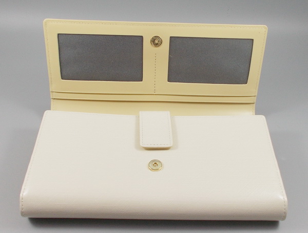 กระเป๋าสตางค์ Guy Laroche ขาวออฟไวท์ ใหม่ แท้