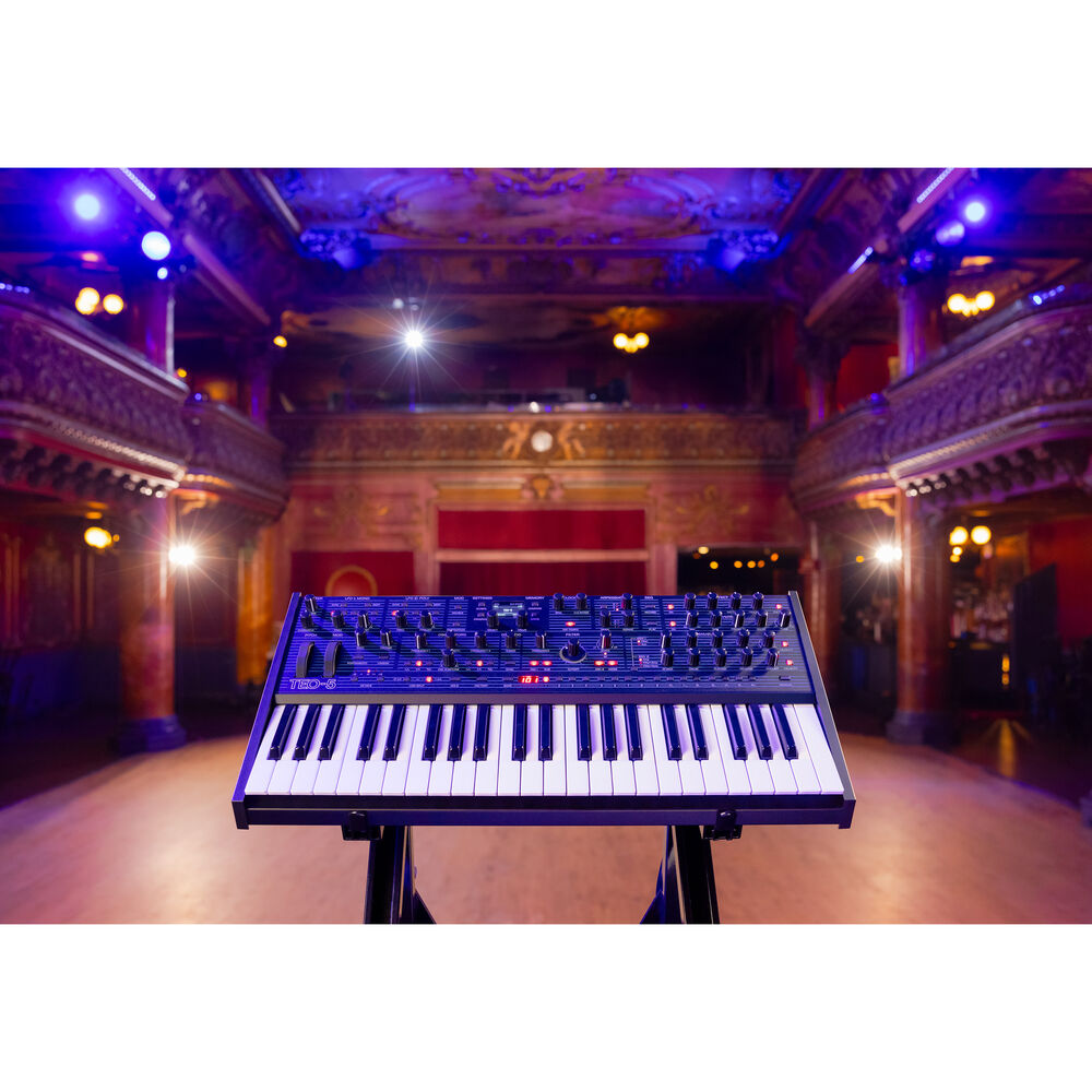 Oberheim TEO-5 Compact Polyphonic Analog Synthesizer