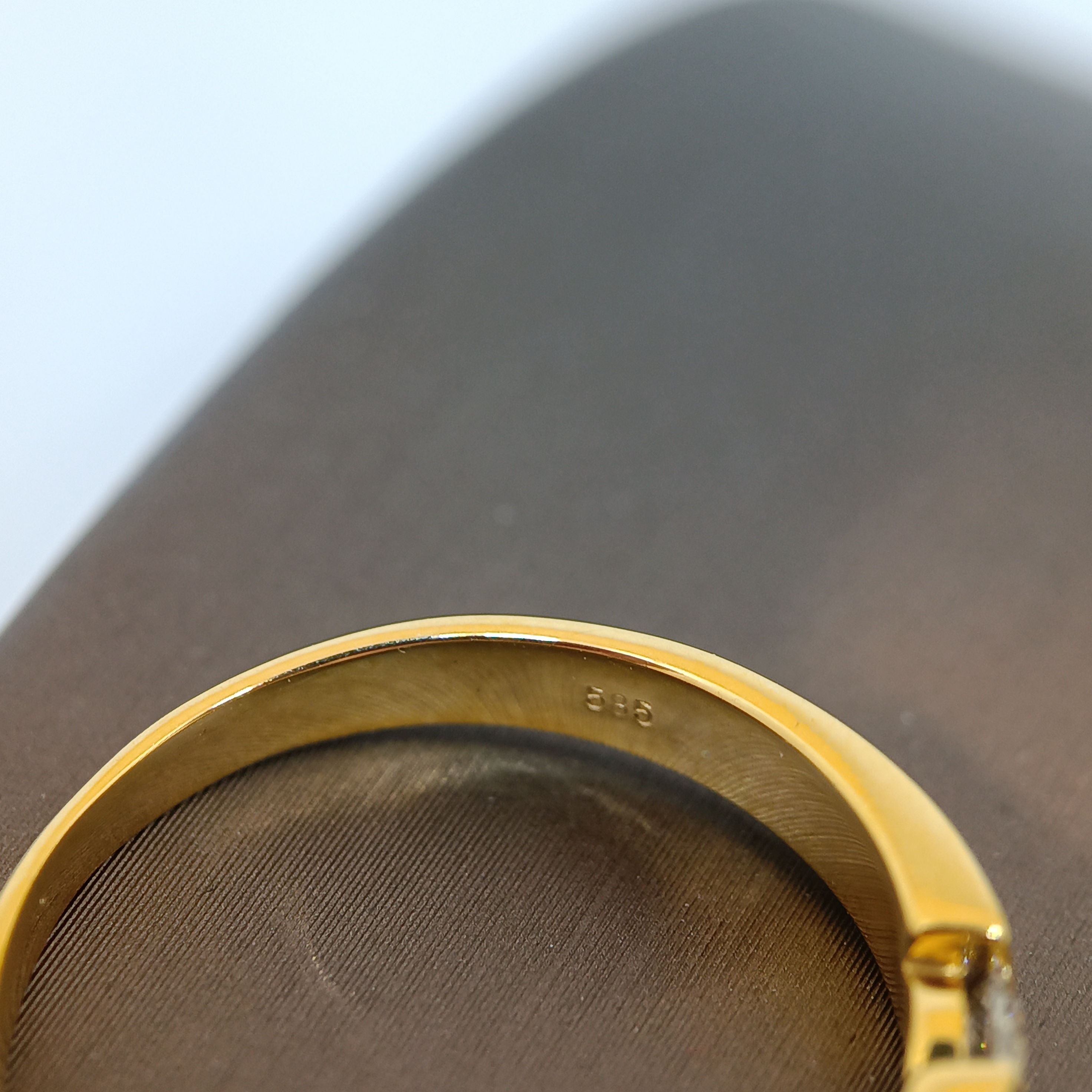 แหวนเพชรเม็ดเดี่ยวเพชรไซส์20ตัง ตัวเรือนทอง14K หรือ 58.5%เปอร์เซนต์ทองครับ