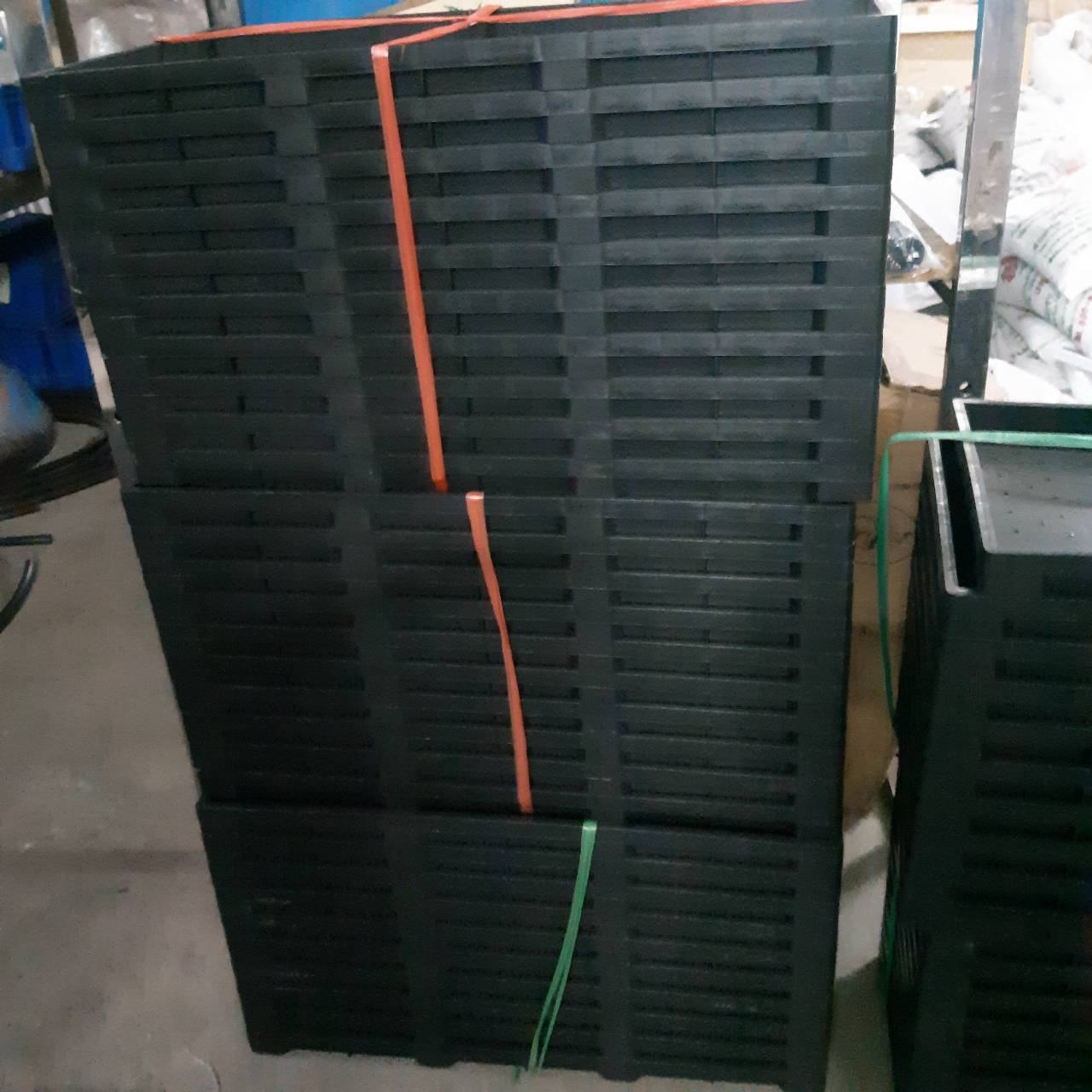 ถาดเพาะต้นอ่อนทานตะวันแบบ มีรู จำนวน 2 ถาด