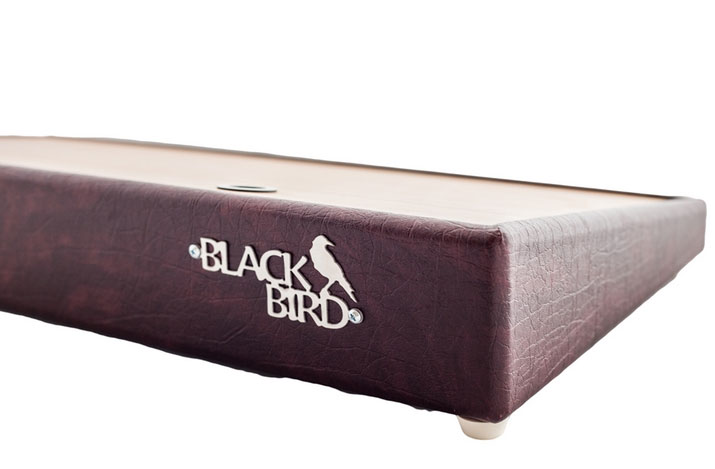 Blackbird Pedalboard 15x30 Wood Top - Wine
