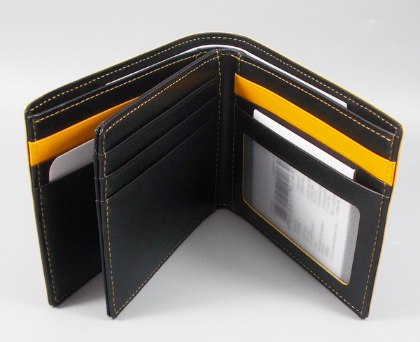 กระเป๋าสตางค์ Guy Laroche ดำ-เหลือง ใหม่ แท้