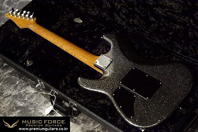 Suhr Classic HH Silver Sparkle w/5A Roasted Birdseye Maple Neck