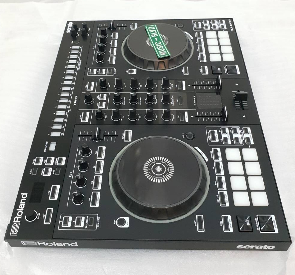 Roland DJ-505 2-channel Serato DJ Controller with Drum Machine