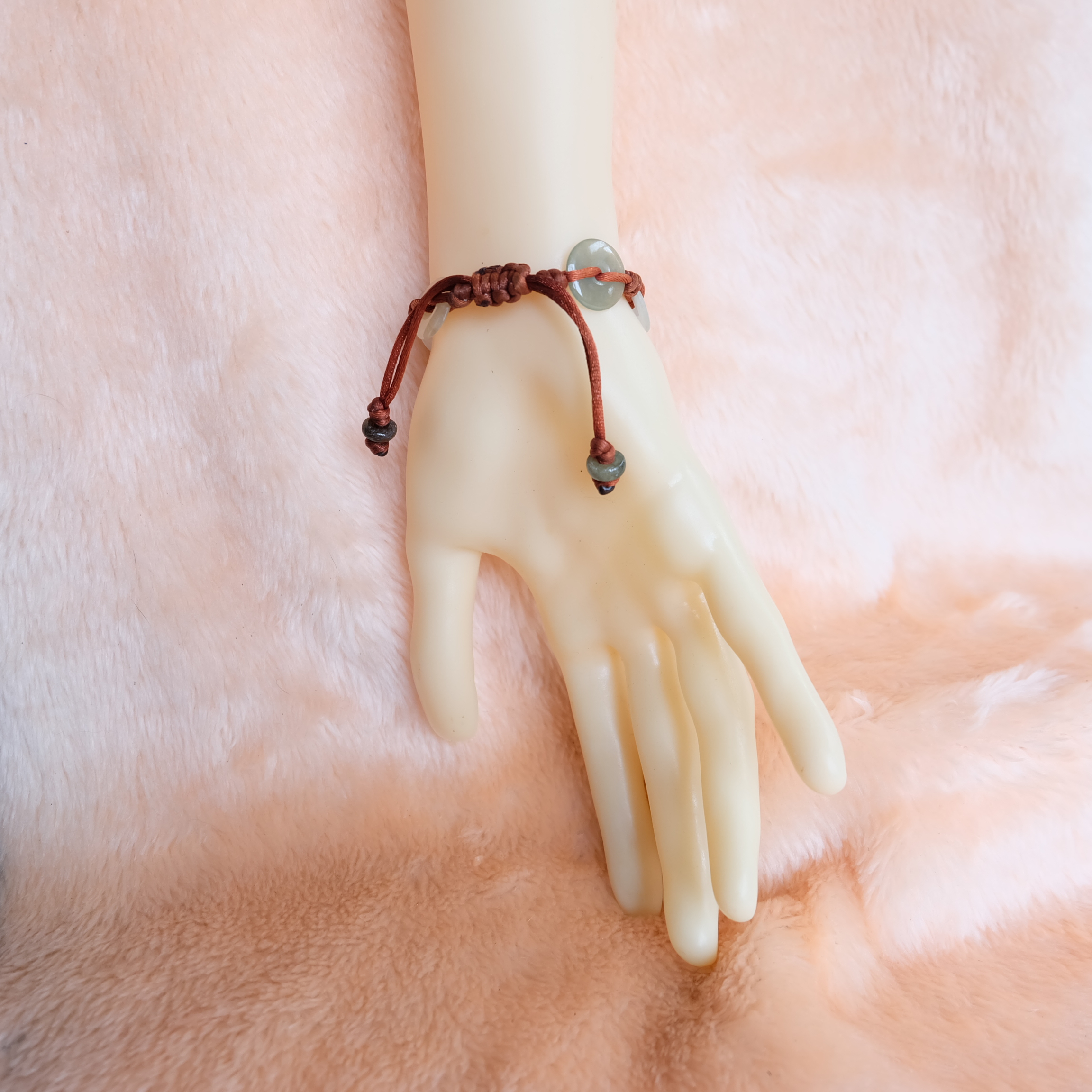 สร้อยข้อมือเหรียญหยกแท้