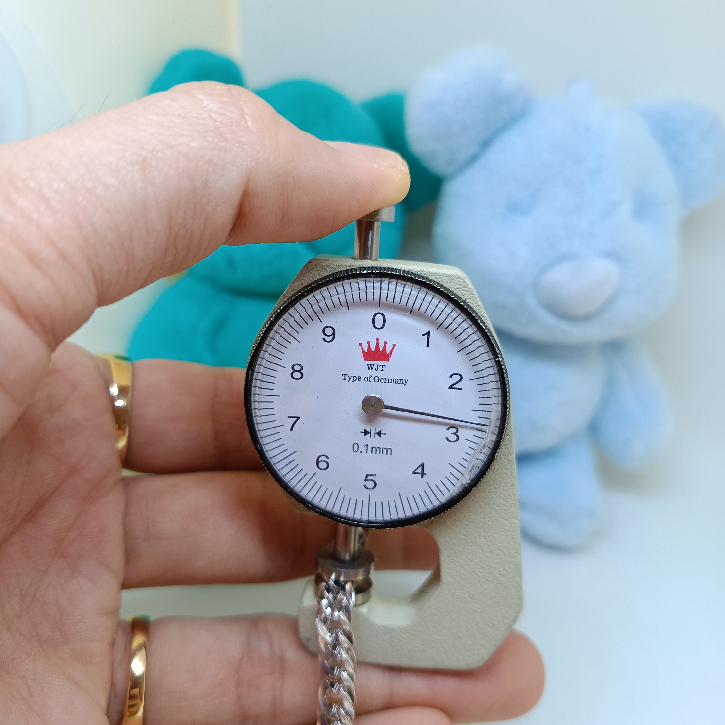 สร้อยข้อมืออิตาลี่ ลายตันรูปแบบเลสข้อมือฝรั่ง ตัวเรือนทองขาวประทับตรา 750