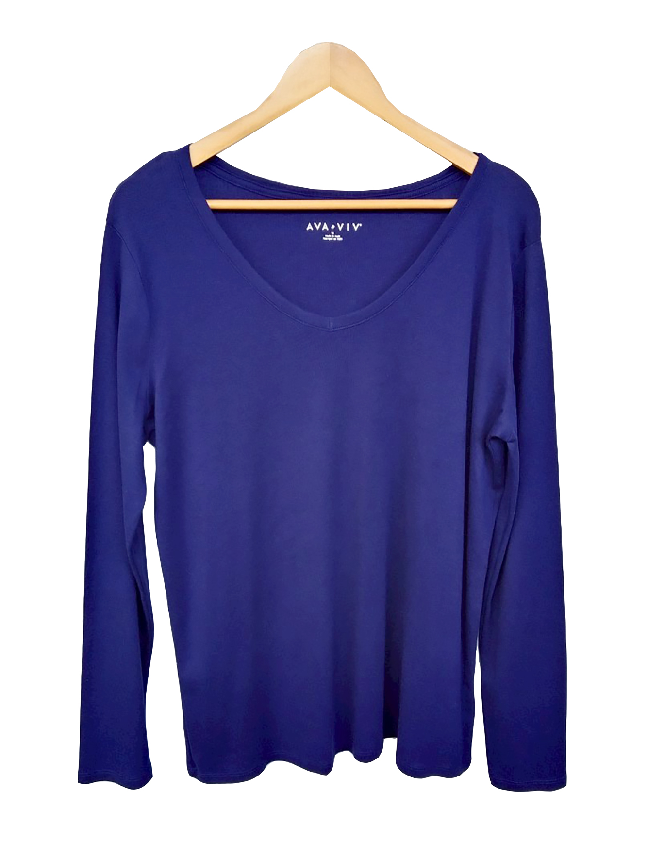 เสื้อมือสอง คอกว้าง คอวี สีน้ำเงิน แขนยาว อก 42-44 นิ้ว