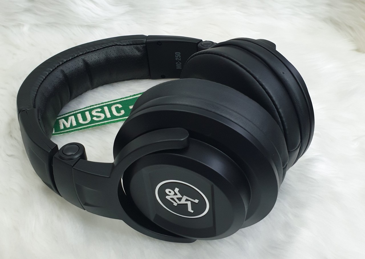 Mackie MC-250 Professional Closed-back Headphones