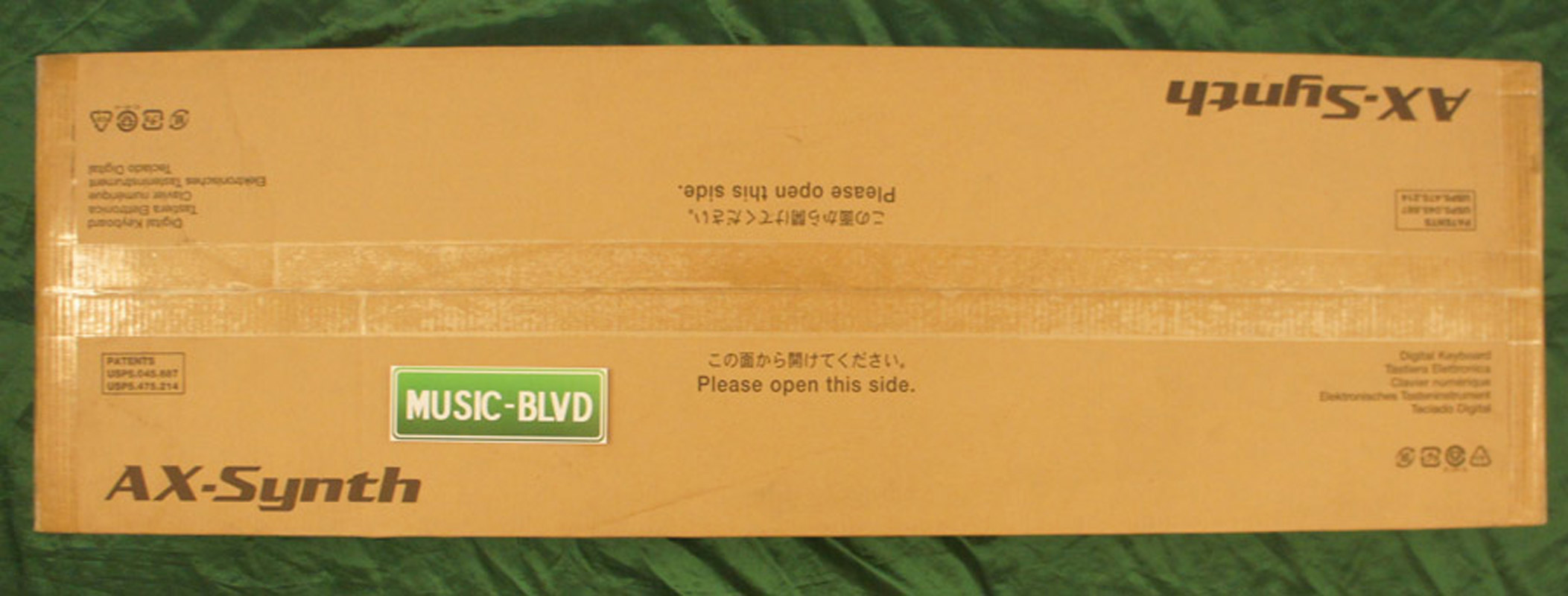 Roland AX-Synth Shoulder Synthesizer Keyboard White