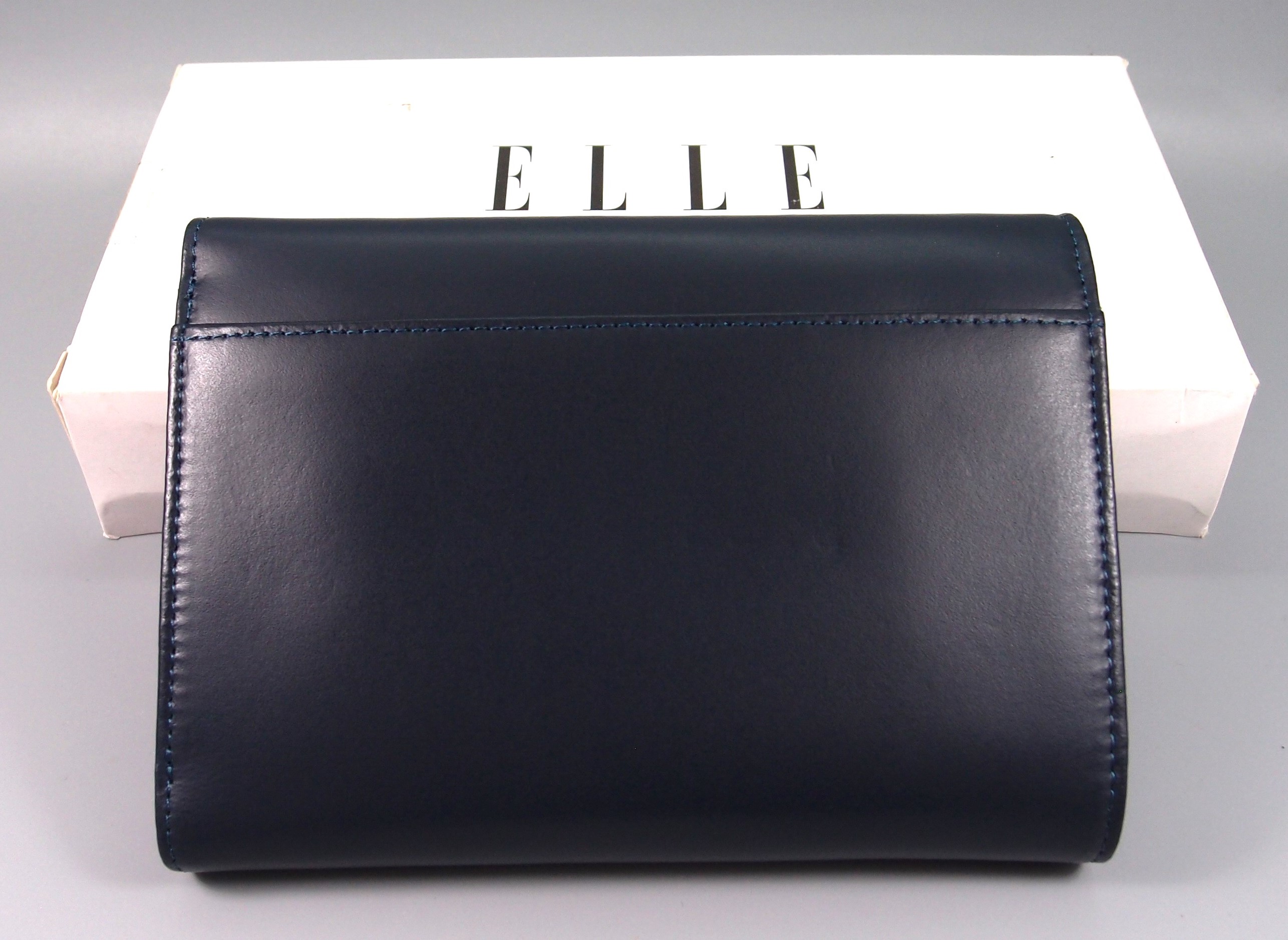 กระเป๋าสตางค์ ELLE กรม ใหม่ แท้