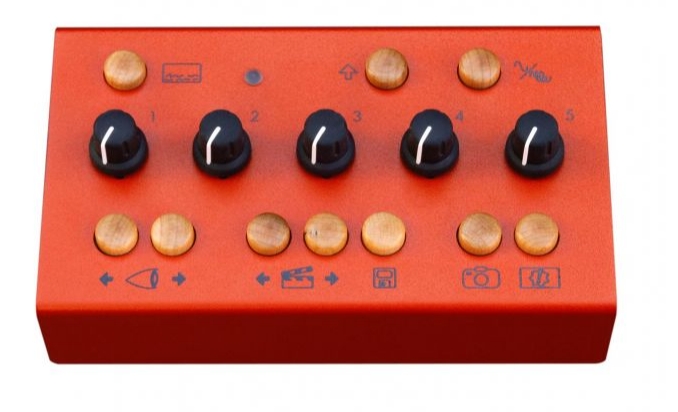 EYESY Audio-Reactive Video Synthesizer