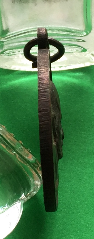 เหรียญ หลวงพ่อสงฆ์ รุ่นที่ระลึกครบรอบ๑๔ปี ธ.กรุงเทพ วัดเจ้าฟ้าศาลาลอย จ.ชุมพร ปี๒๕๒๑ เนื้อทองแดงผสม พระแท้สวย สนใจโทรสอบถามที่ 0619783836.. 0805587175 ส่งEMSในประเทศฟรีคะ