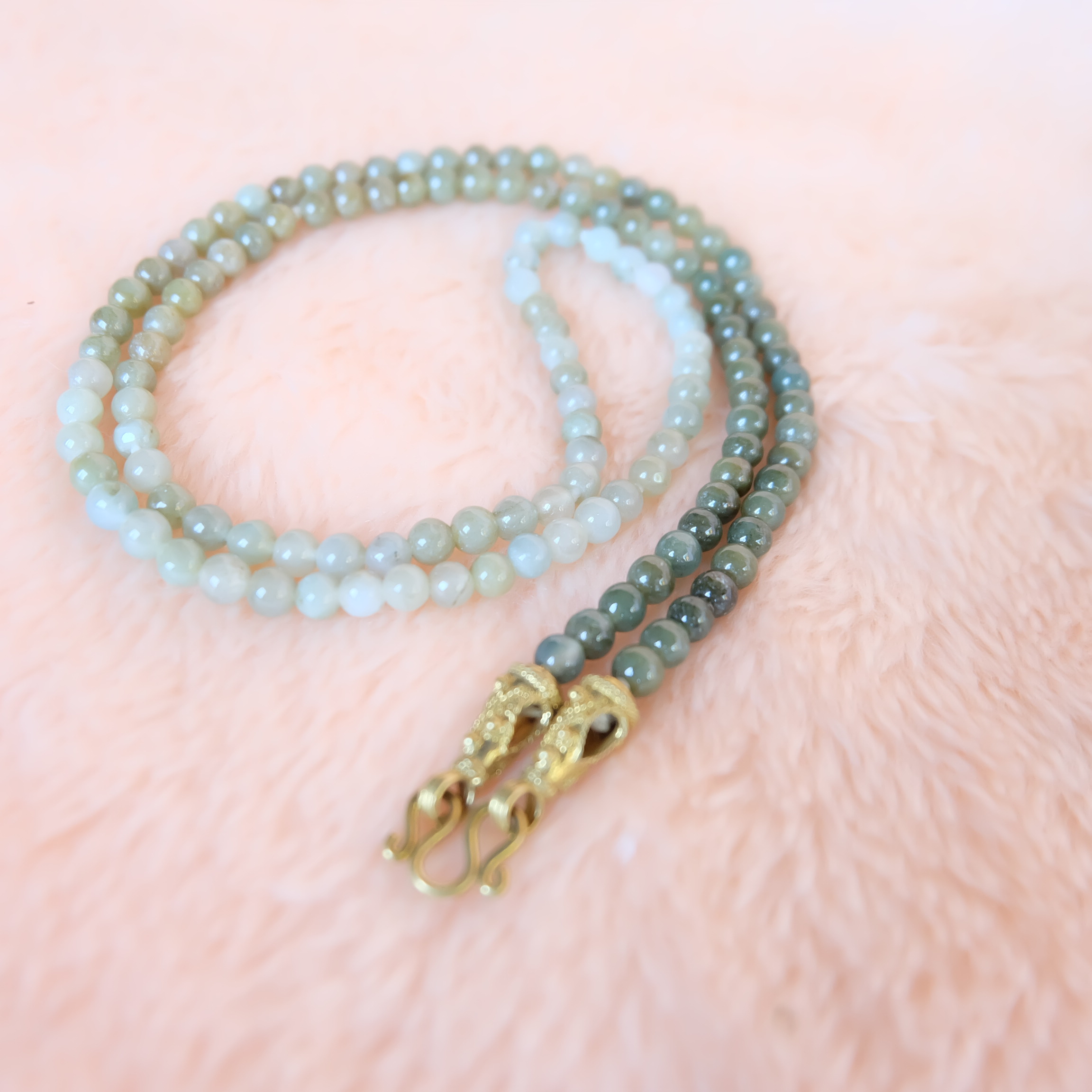 สร้อยคอห้อยพระลูกปัดหยกแท้ หยกสามสี ขนาด 5-6 มิล ยาว 24 นิ้ว ห้อยพระ 1 องค์