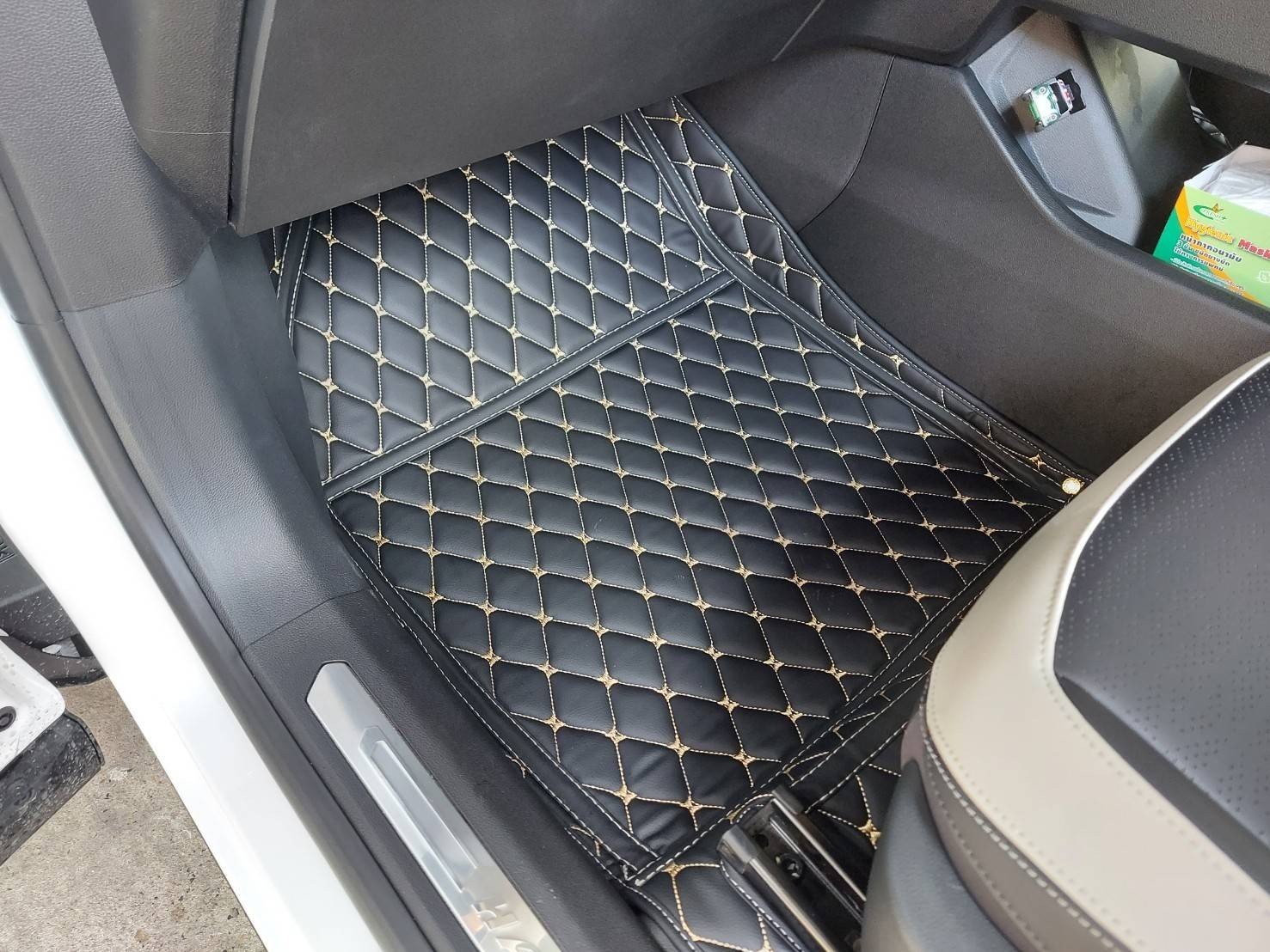 พรม6ดี Haval H6 ปูเต็มคัน ในห้องโดยสาร + ท้าย + หลังเบาะ มี 6 ชิ้น มีให้เลือก 10 สี