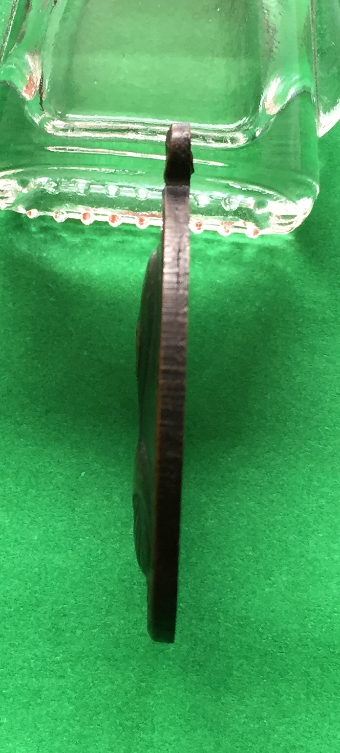 เหรียญ รุ่นเสาร์๕ หลวงปู่ม่น วัดเนินตามาก จ.ชลบุรี ปี๒๕๓๖ มีโค๊ต เนื้อทองแดงรมดำ พระแท้สวย สนใจโทรสอบถามที่ 0619783836..0805587175 ส่งEMSในประเทศฟรีคะ