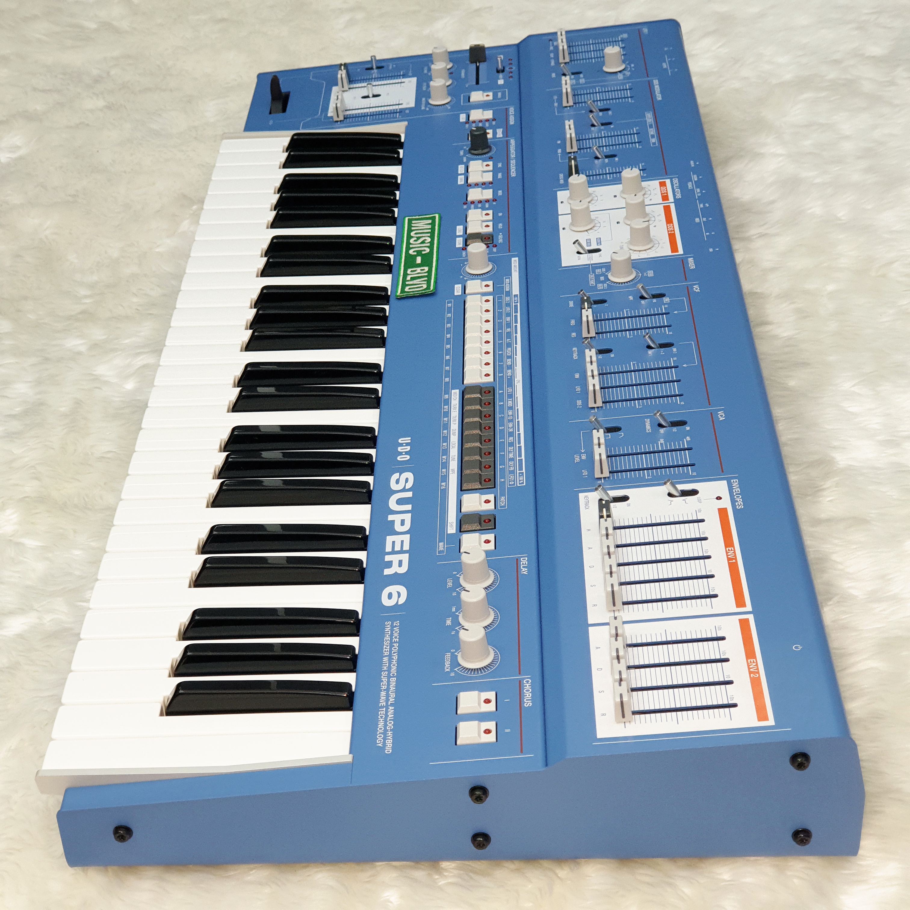 UDO Super 6 Hybrid Polysynth