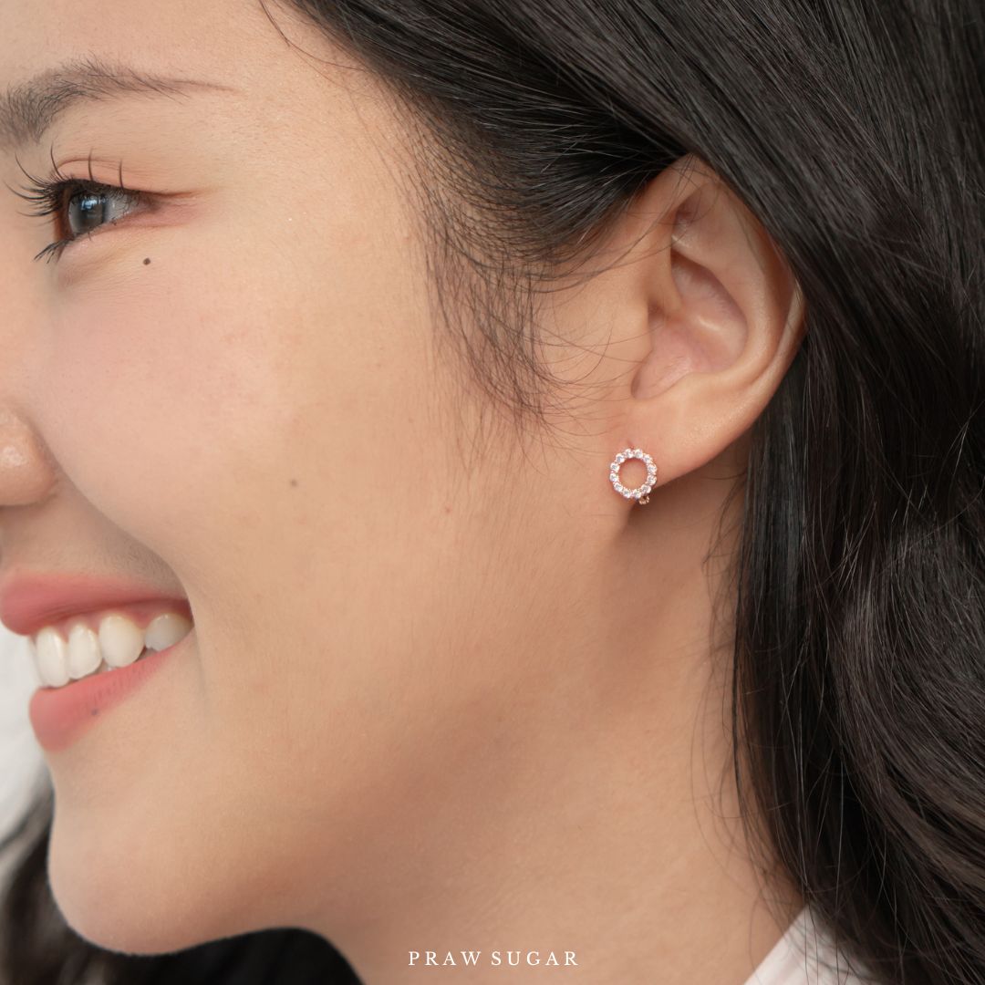 Circle Gorgeous Mini Hoop Earrings - ต่างหูห่วงดีไซน์วงกลมประดับคริสตัลหรือมุก