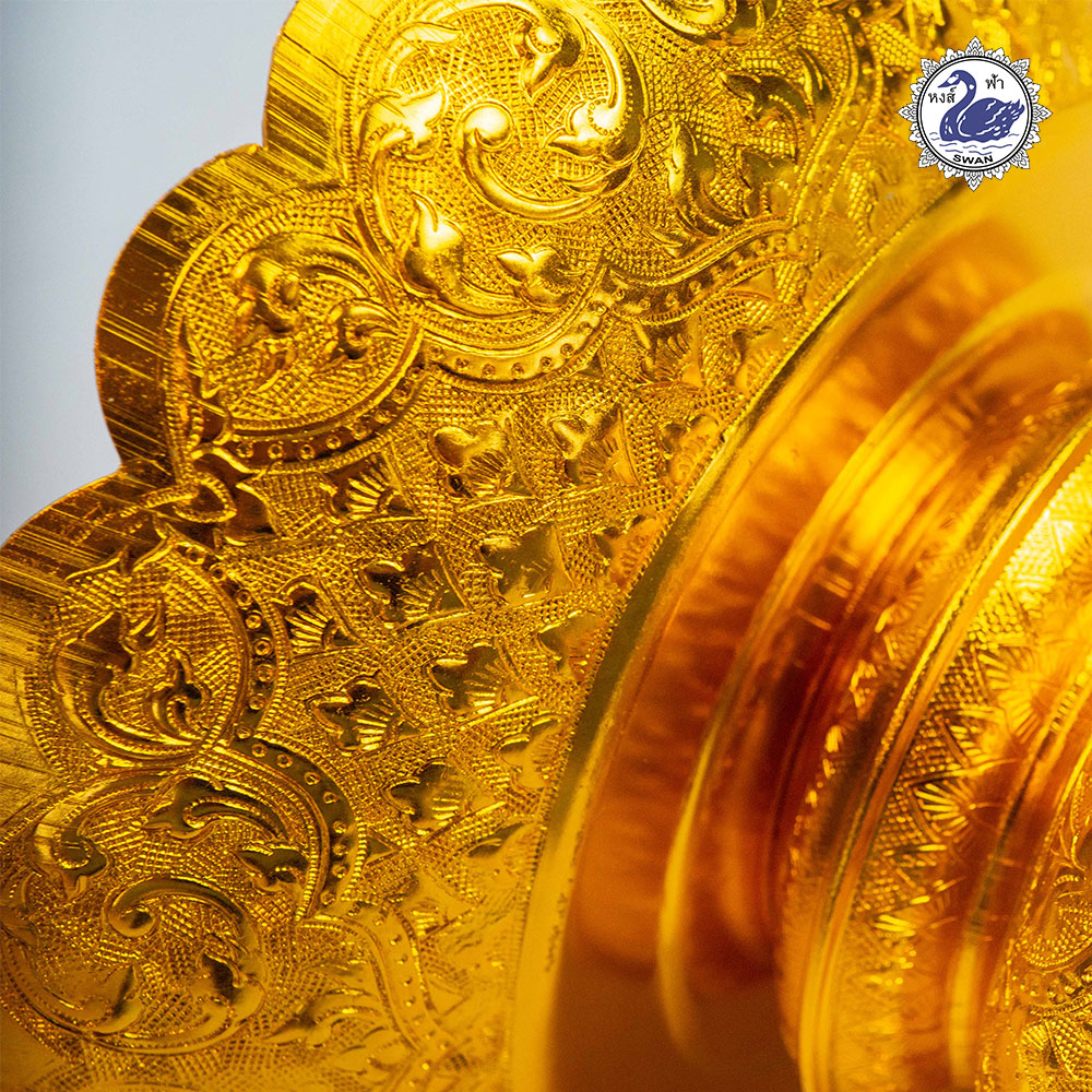 Aluminum Gold Wave-Shaped Pedestal 20 cm.